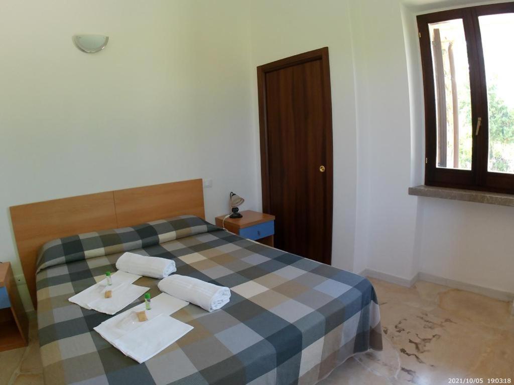 Terrae Eremis: Ristorante, Bar, B&B Roccamorice Exterior foto